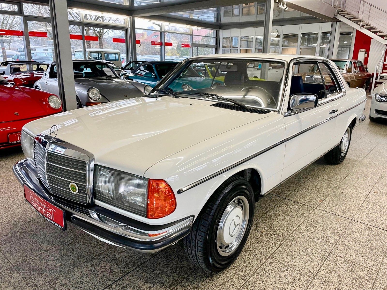 MERCEDES-BENZ 230 Coupe W123 Auto. - dt. Auto,2.Hd--Topzustand
