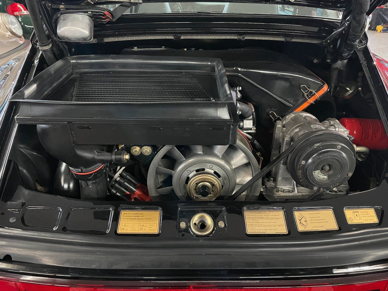 PORSCHE 930 turbo - dt. Fzg- Motor revid.-Bestzustand !