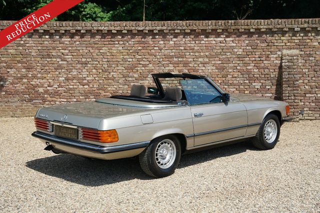 MERCEDES-BENZ 380 SL Factory airconditioning, electric roof an