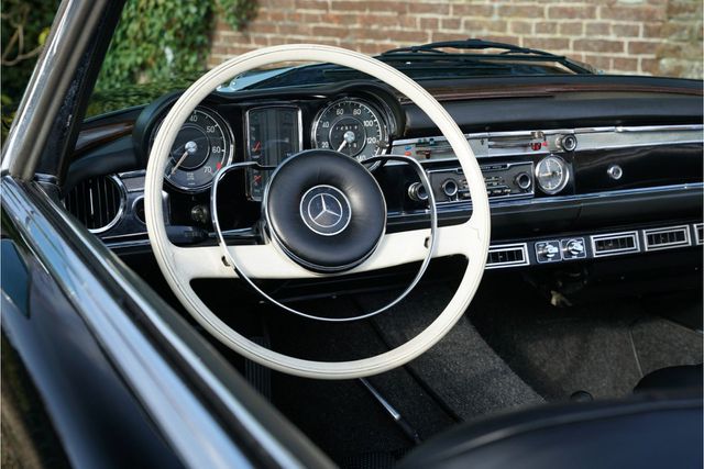 MERCEDES-BENZ 230 SL  W113 Pagode Automatic