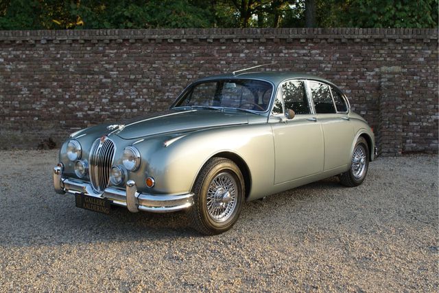 JAGUAR MK II 2 3.4 Litre Saloon Overdrive, restored and