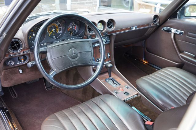 MERCEDES-BENZ SL 560 &quot;Impala Brown metallic over dark brown le
