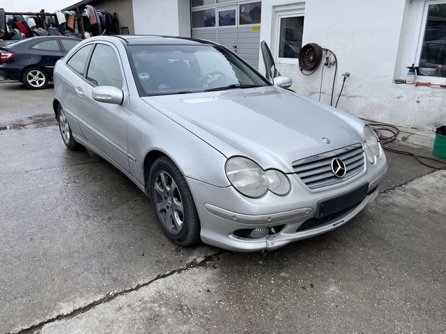 MERCEDES-BENZ C 220 CDI