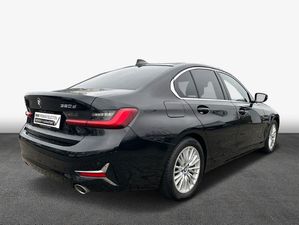 BMW 320d xDrive Limousine Aut. Luxury Line Glasdach Shz Klimaaut. Parkassist. Head up DAB HK Navi