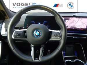 BMW iX1 xDrive30 M Sportpaket Head-Up HK HiFi DAB