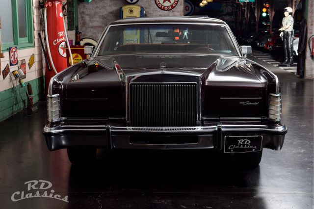 LINCOLN Continental Towncar