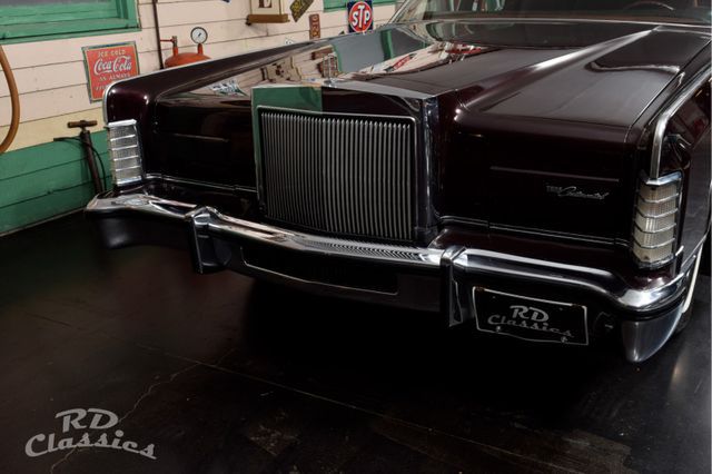LINCOLN Continental Towncar