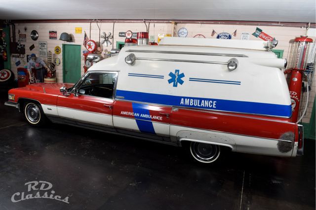 CADILLAC Fleetwood Ambulance Miller Hearse