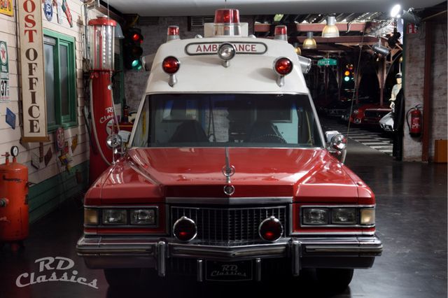 CADILLAC Fleetwood Ambulance Miller Hearse