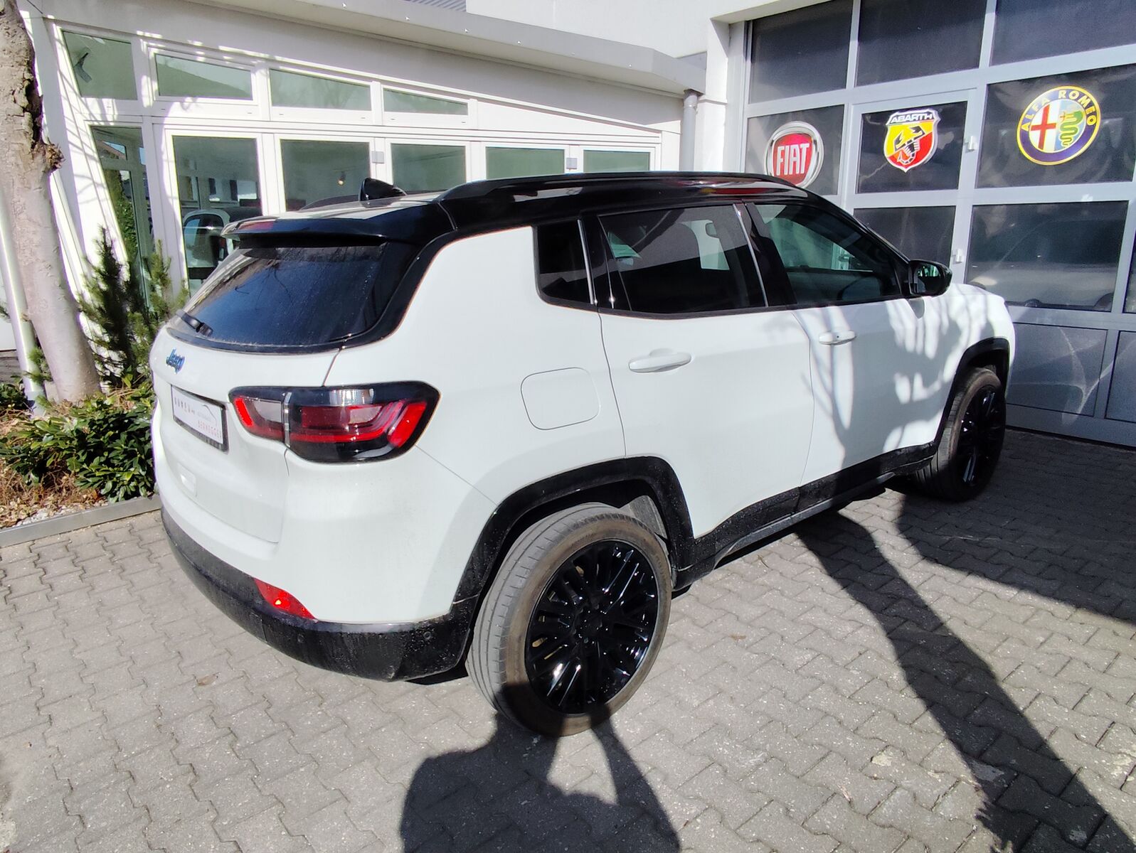 JEEP Compass S Plug-In Hybrid 4WD Ansicht 4 für Fahrzeugdetailseite