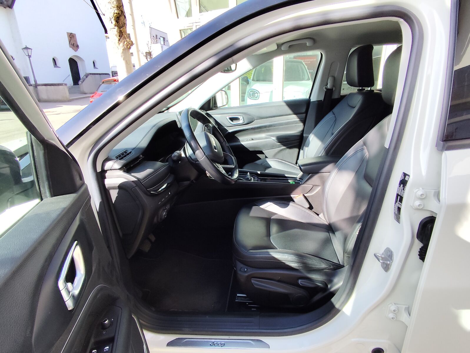 JEEP Compass S Plug-In Hybrid 4WD Ansicht 8 für Fahrzeugdetailseite