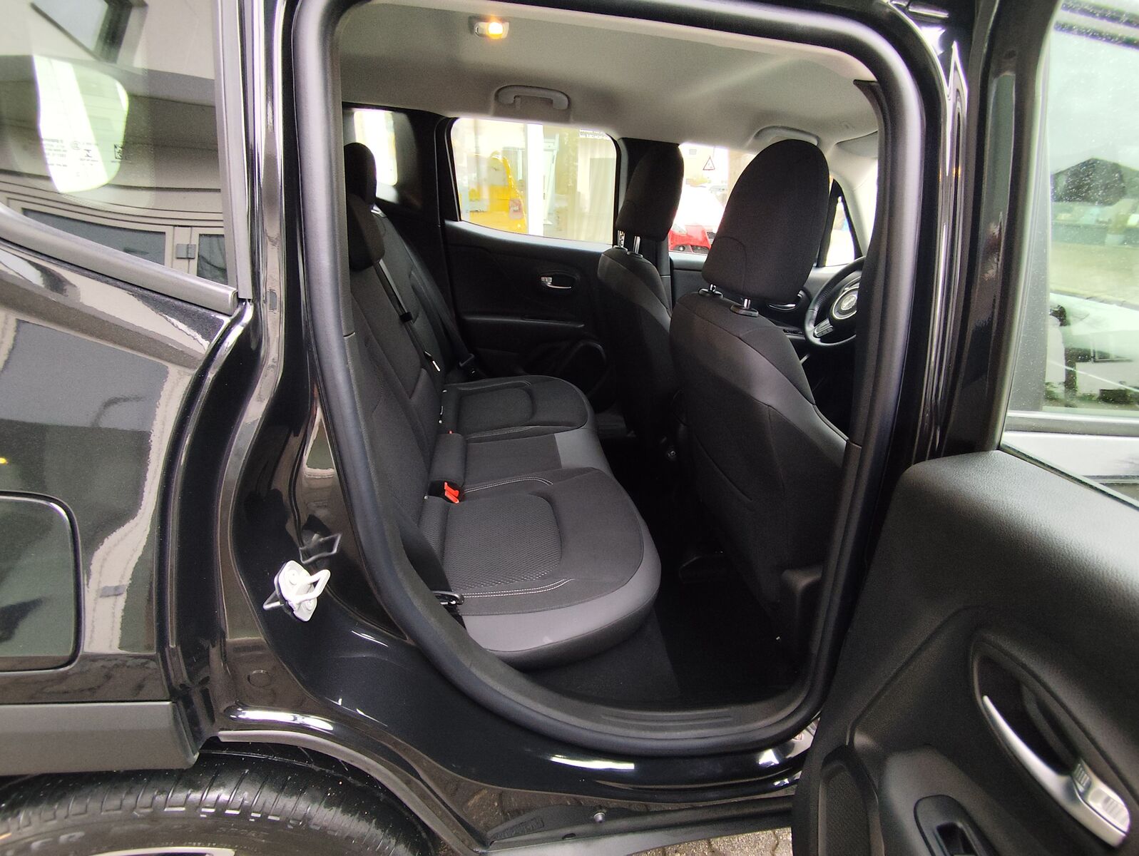 JEEP Renegade Limited 4WD Ansicht 11 für Fahrzeugdetailseite