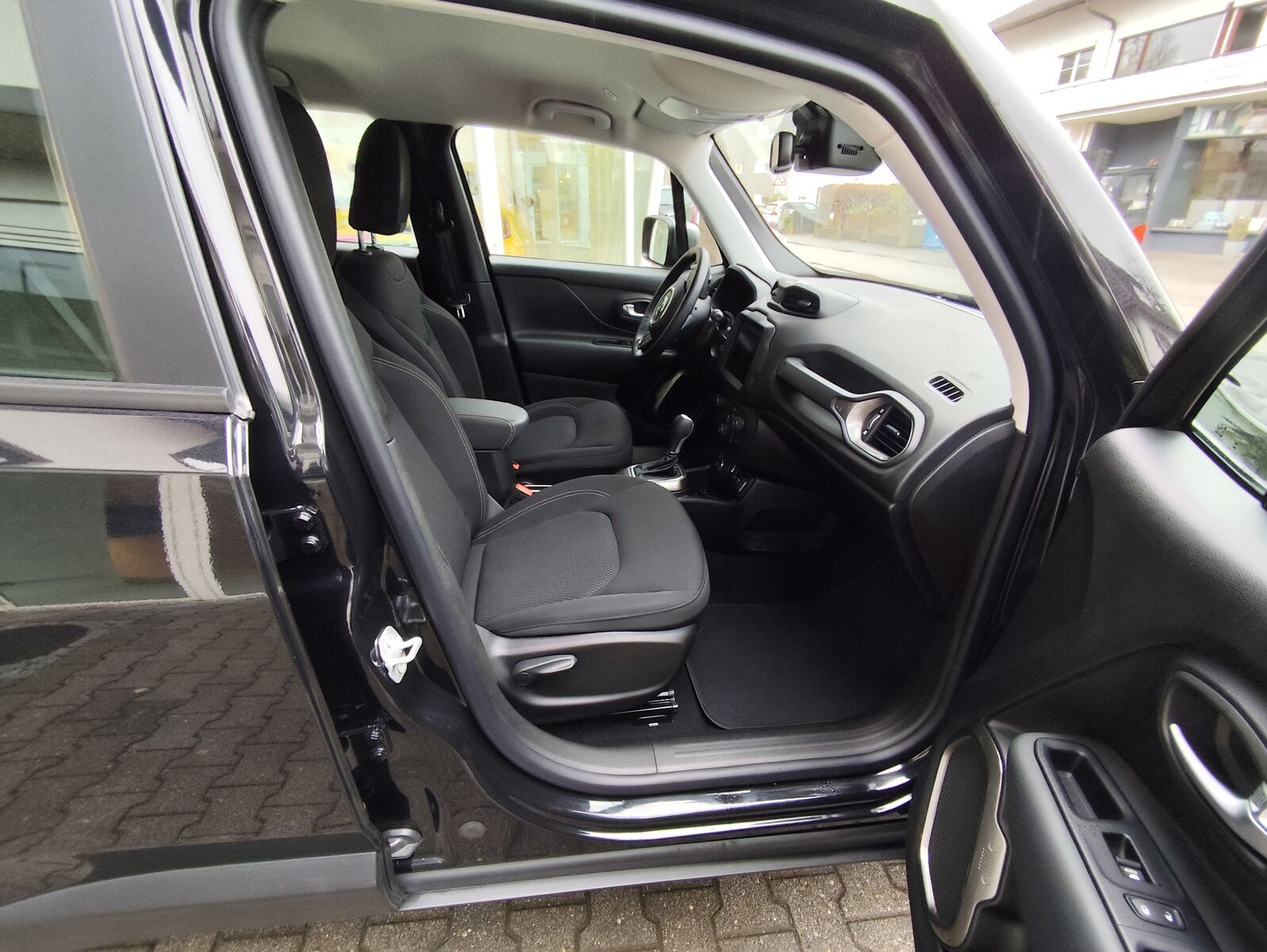 JEEP Renegade Limited 4WD Ansicht 9 für Fahrzeugdetailseite