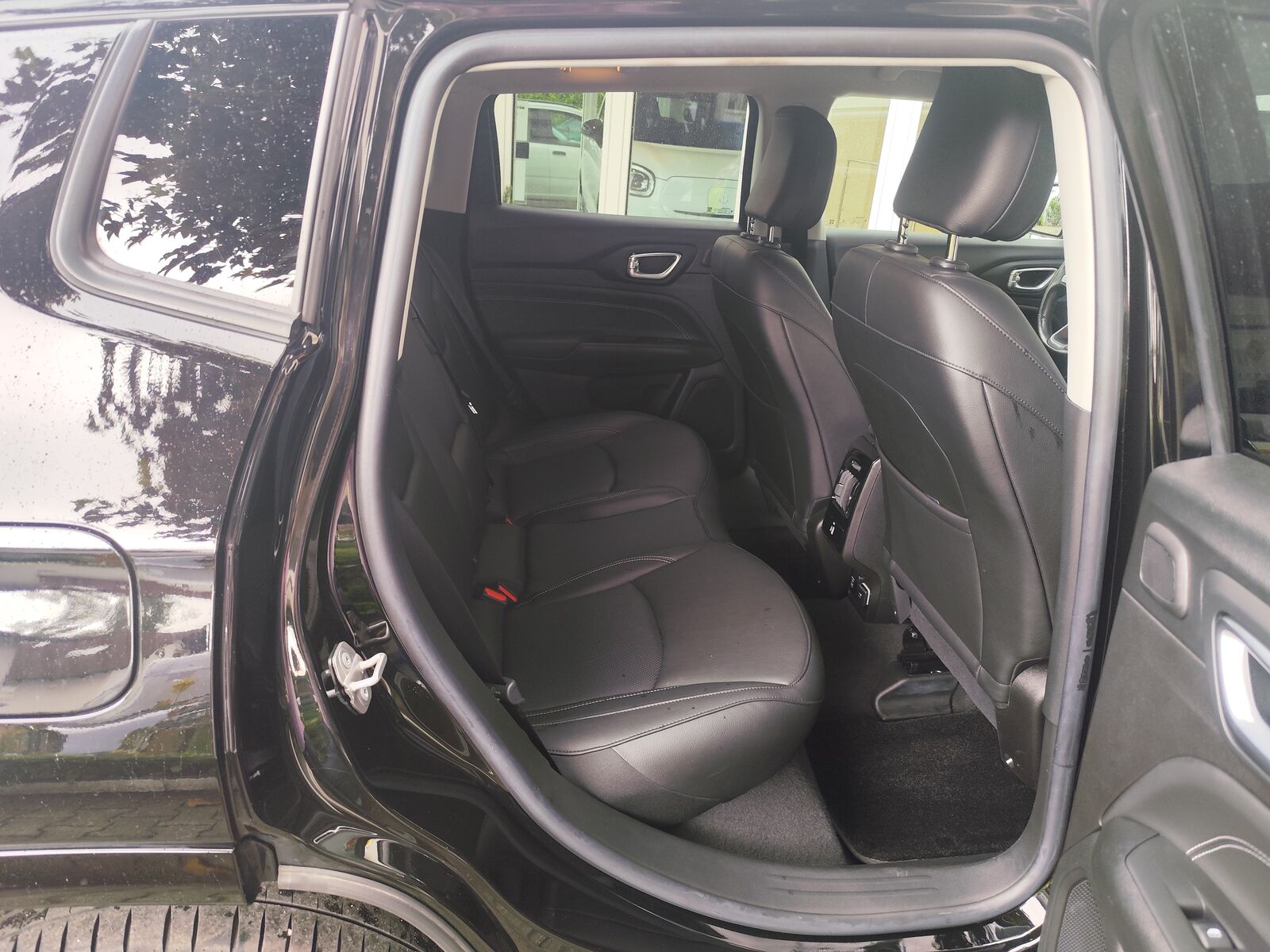 JEEP Compass S Plug-In Hybrid 4WD Ansicht 14 für Fahrzeugdetailseite