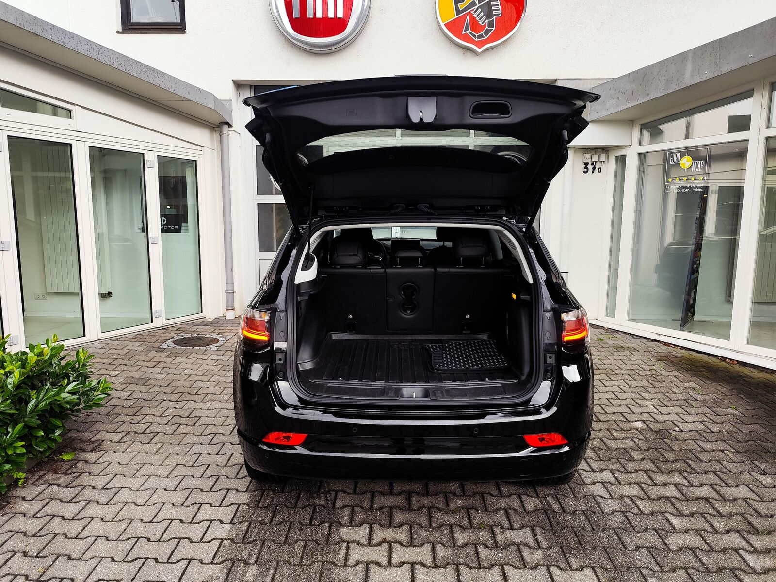 JEEP Compass S Plug-In Hybrid 4WD Ansicht 6 für Fahrzeugdetailseite