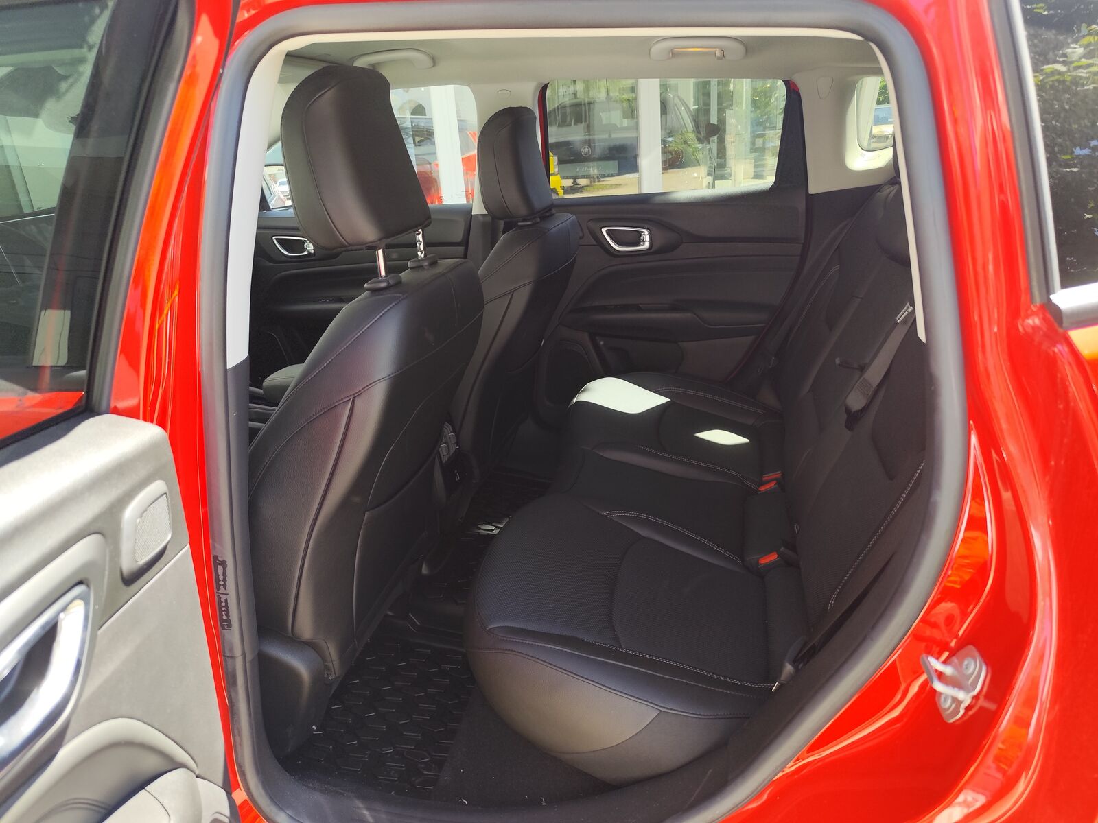 JEEP Compass S Plug-In Hybrid 4WD Ansicht 10 für Fahrzeugdetailseite