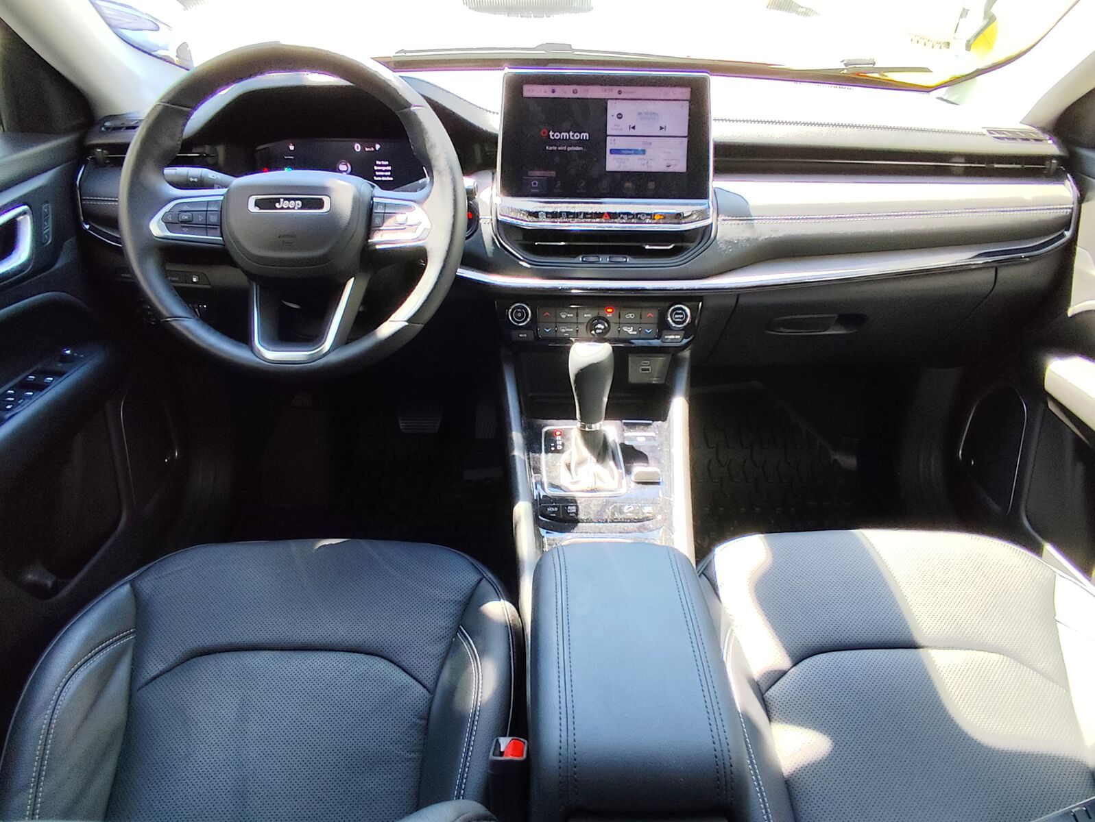 JEEP Compass S Plug-In Hybrid 4WD Ansicht 12 für Fahrzeugdetailseite