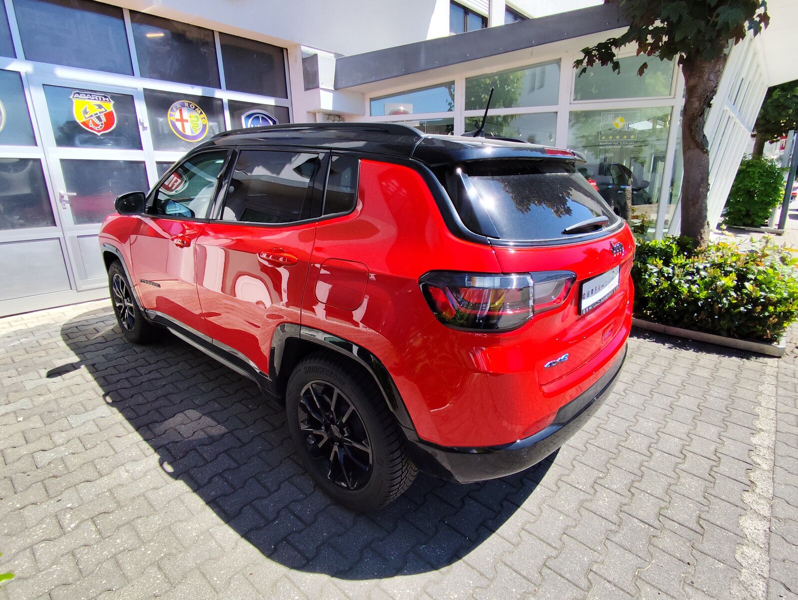 JEEP Compass S Plug-In Hybrid 4WD Ansicht 7 für Fahrzeugdetailseite