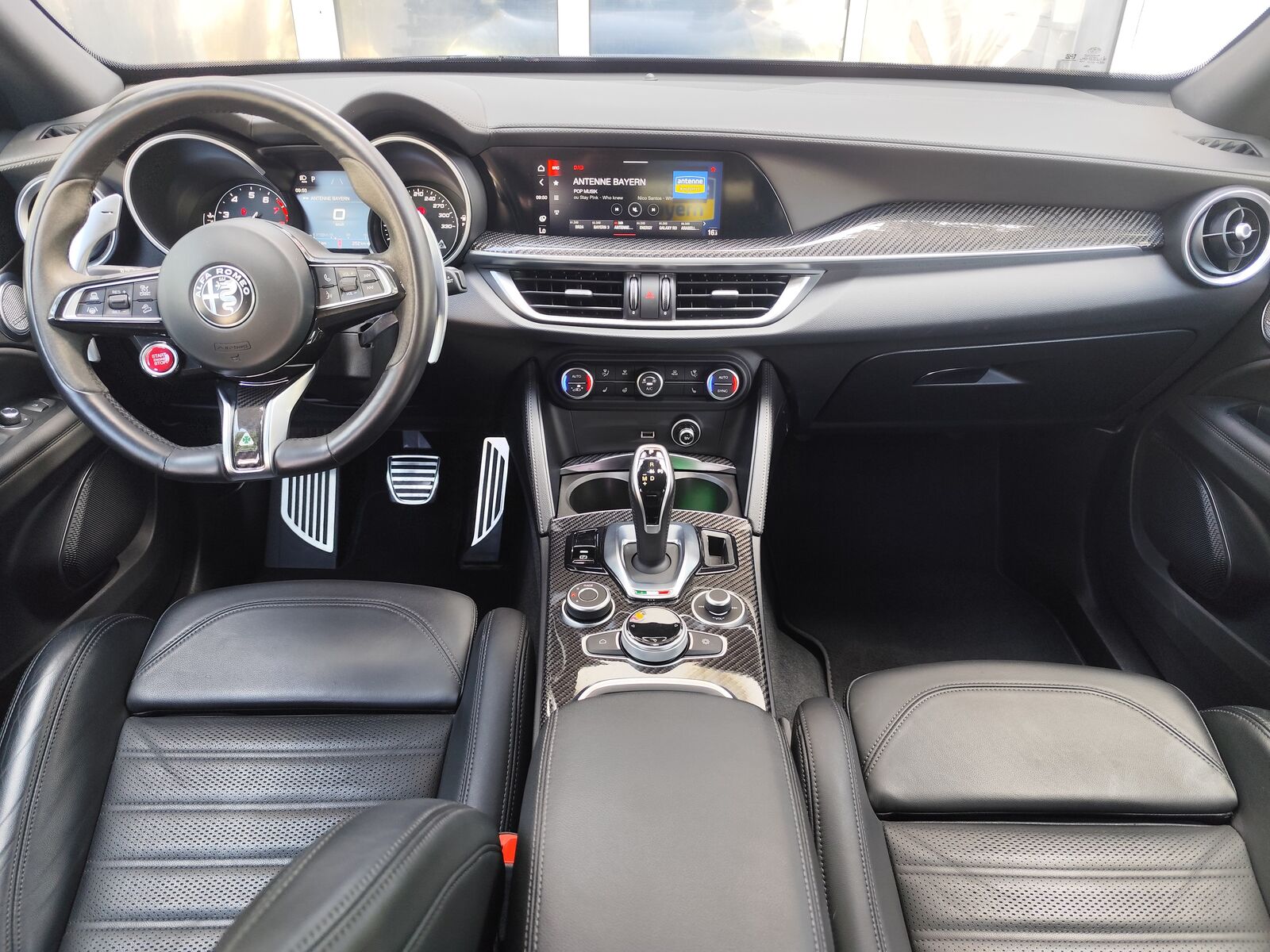 ALFA ROMEO Stelvio Quadrifoglio Q4 Ansicht 12 für Fahrzeugdetailseite