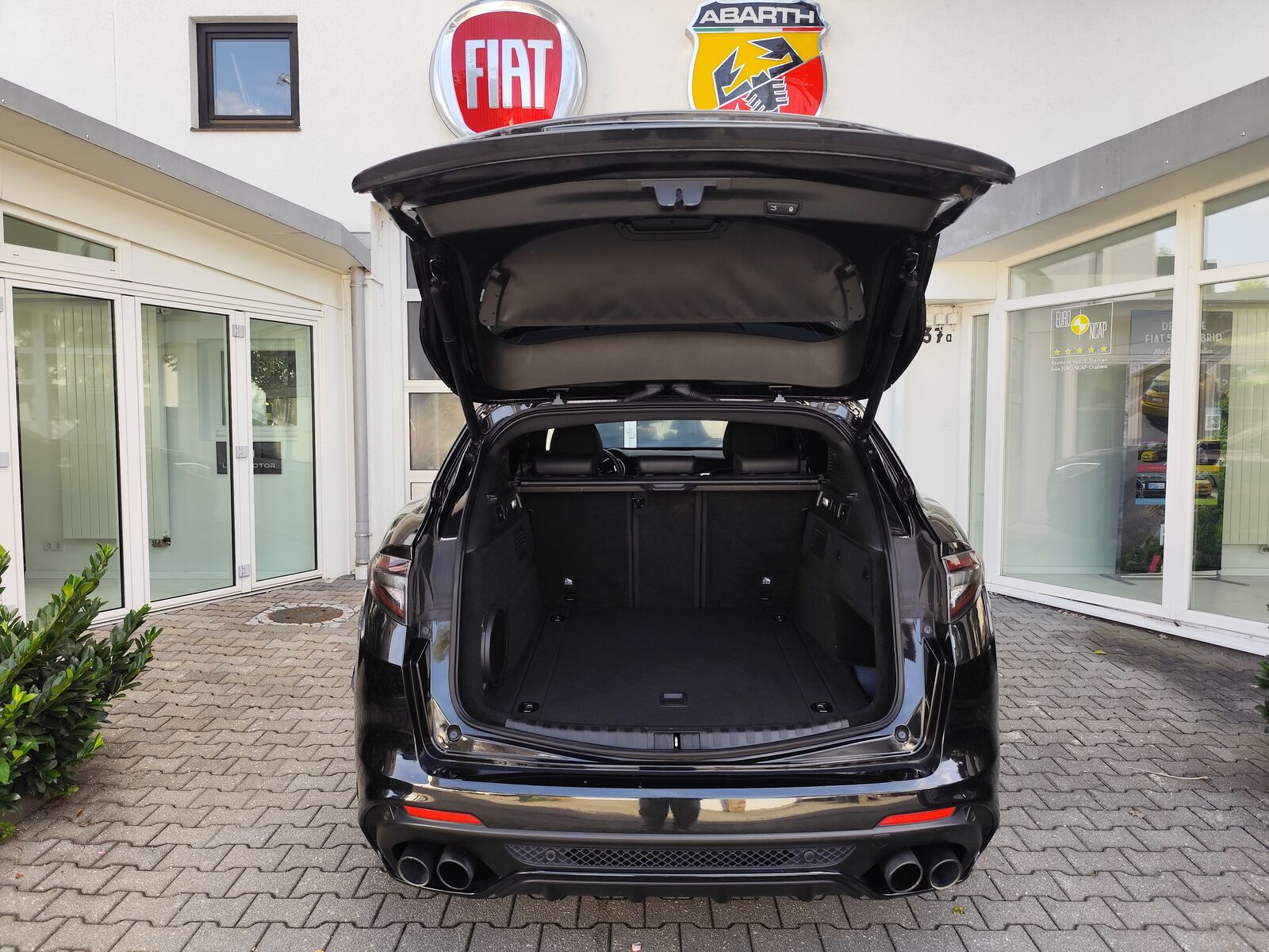 ALFA ROMEO Stelvio Quadrifoglio Q4 Ansicht 6 für Fahrzeugdetailseite