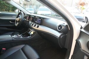 MERCEDES-BENZ E 220 d T Avantgarde LED Kamera Top Gepflegt