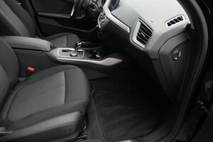 BMW 120 d Advantage LED Kamera Top Zustand!