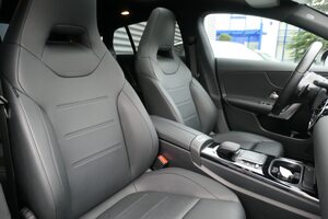 MERCEDES-BENZ CLA 220 Shooting Brake Progressive Panorama Kamera Top Zustand!