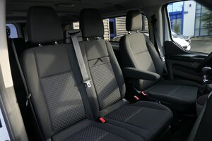 FORD Transit Custom 320 L1 9Sitzer Top Zustand!