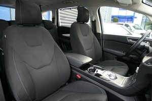 FORD S-MAX 2.0 Titanium Panorama LED Top Zustand!