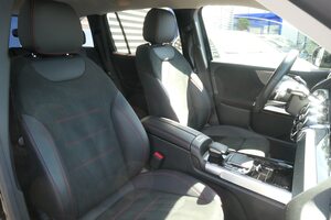 MERCEDES-BENZ GLB 200 AMG Line Top Zustand!