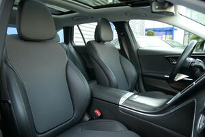 MERCEDES-BENZ C 200 d T Avantgarde + Night Paket Top Zustand!