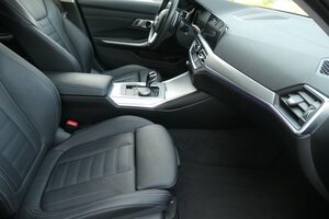 BMW 320 i Luxury Line Panorama Leder Kamera Top Zustand!