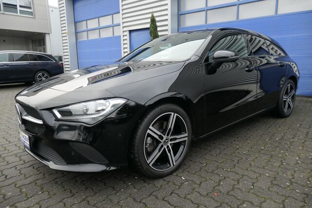 MERCEDES-BENZ CLA 220 Shooting Brake Progressive Panorama Kamera Top Zustand!