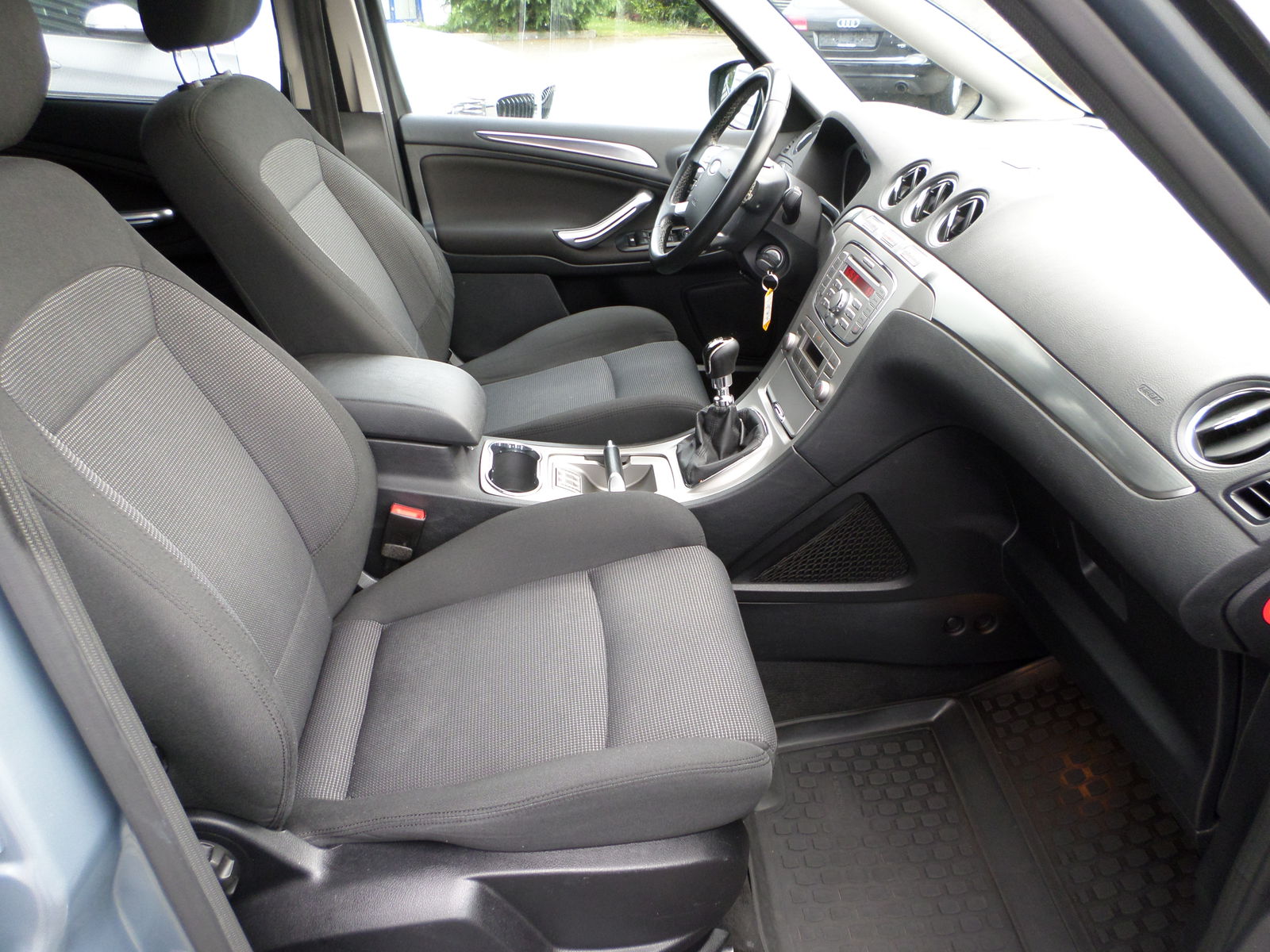 VW Touran 2.0 TDI Active Panorama LED Kamera Virtual Top Zustand!