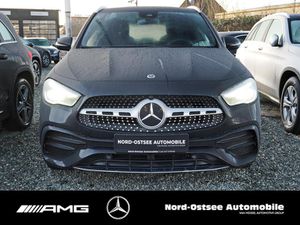 MERCEDES-BENZ GLA 250 4M AMG NAVI KAMERA PANO LED TEMPOMAT