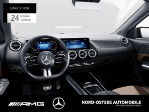 MERCEDES-BENZ GLA 180 d AMG KAMERA DISTRO AHK SHZ LED NIGHT