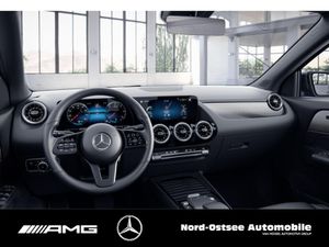 MERCEDES-BENZ GLA 180 d STYLE AHK LED KAMERA SHZ PDC NAVI