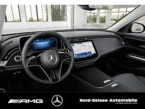 MERCEDES-BENZ E 300 de T AVANTGARDE ADV PANO AHK HUD DISTRO