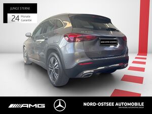 MERCEDES-BENZ GLA 200 PROGRESSIVE AUT LM PDC ParkAss SpurH