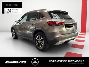 MERCEDES-BENZ GLA 200 d 4M STYLE DISTRONIC LED KAMERA NAVI SHZ