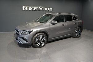 MERCEDES-BENZ GLA 220 4MATIC AHK/MULTIB./WINTER/360C