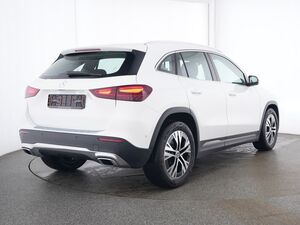 MERCEDES-BENZ GLA 180 LED/NAVI/KAMERA