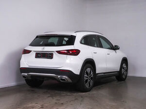 MERCEDES-BENZ GLA 180 AHK/LED/KAMERA/NAVI