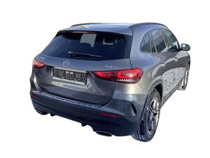 MERCEDES-BENZ GLA 250 4M AMG/AHK/DISTRO/LED/NAVI/KAMERA