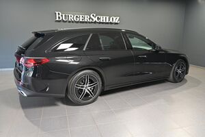 MERCEDES-BENZ E 220 d 4M T AMG/PANO/AHK/NIGHT/DIST./RFK