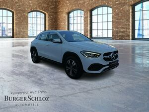 MERCEDES-BENZ GLA 220 d AUT Kam. KlimaA LED LM Navi PDC SHZ