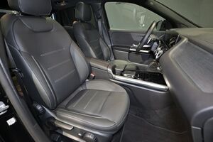 MERCEDES-BENZ AMG GLA 35 4MATIC PANO/AHK/MULTI/RFK/TW