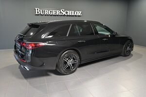 MERCEDES-BENZ E 220 d 4M T AMG AMG/AHK/PANO/NIGHT/LED/DISTR.