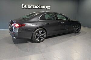 MERCEDES-BENZ E 220 d PANO/LED/DISTR./TW/RFK/SHZ/