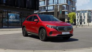 MERCEDES-BENZ EQA 350 4M AMG/ PANO/DIS/AHK/LED/360/20ZOLL